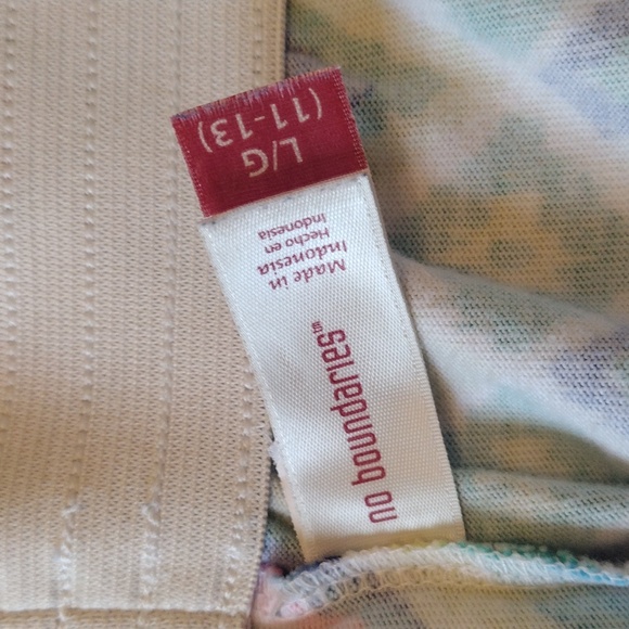 Shorts - Picture 3 of 4